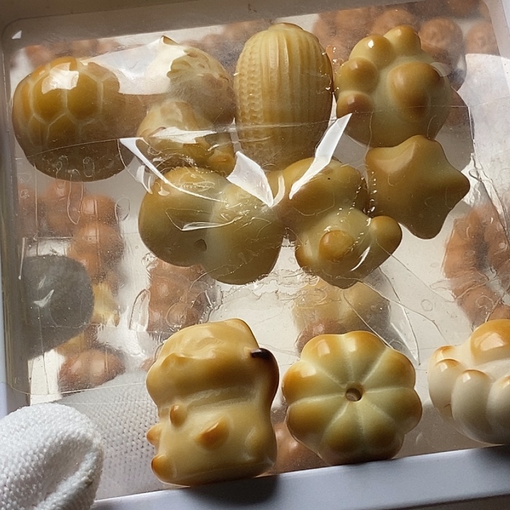 乔***哥吊坠猴头核桃猴头