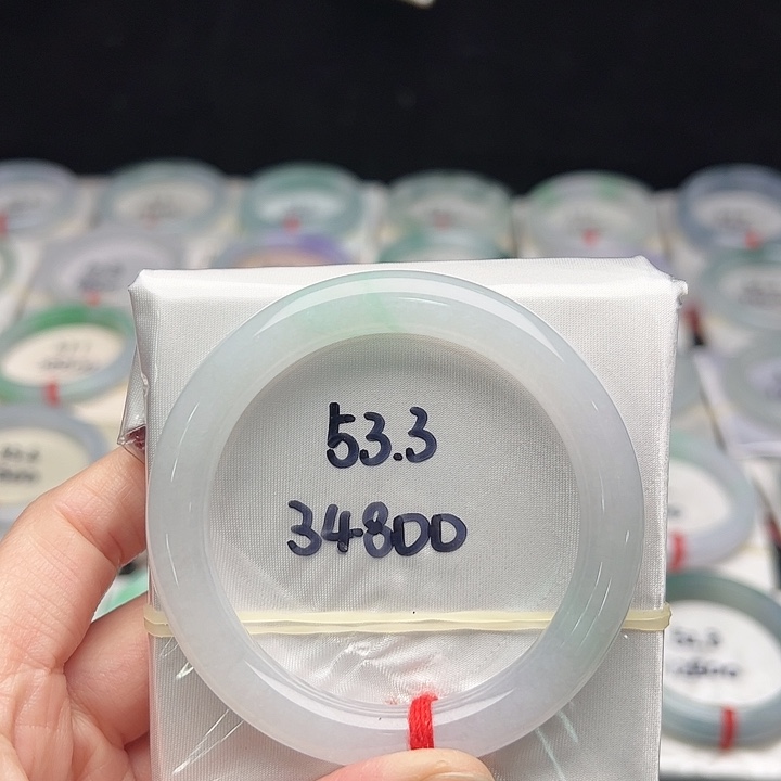 翡翠未镶嵌手镯（圆镯）