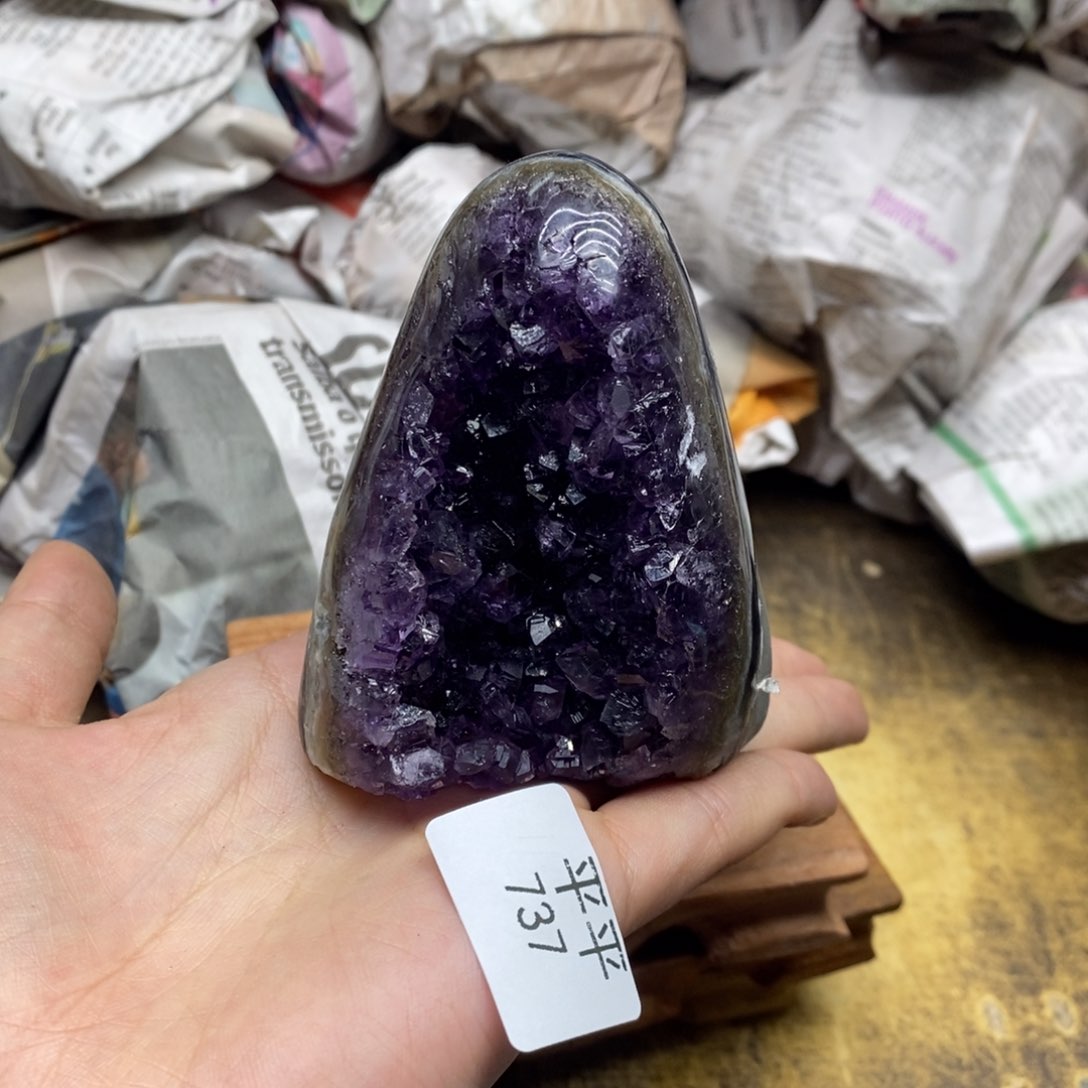 紫晶乌拉圭未镶嵌