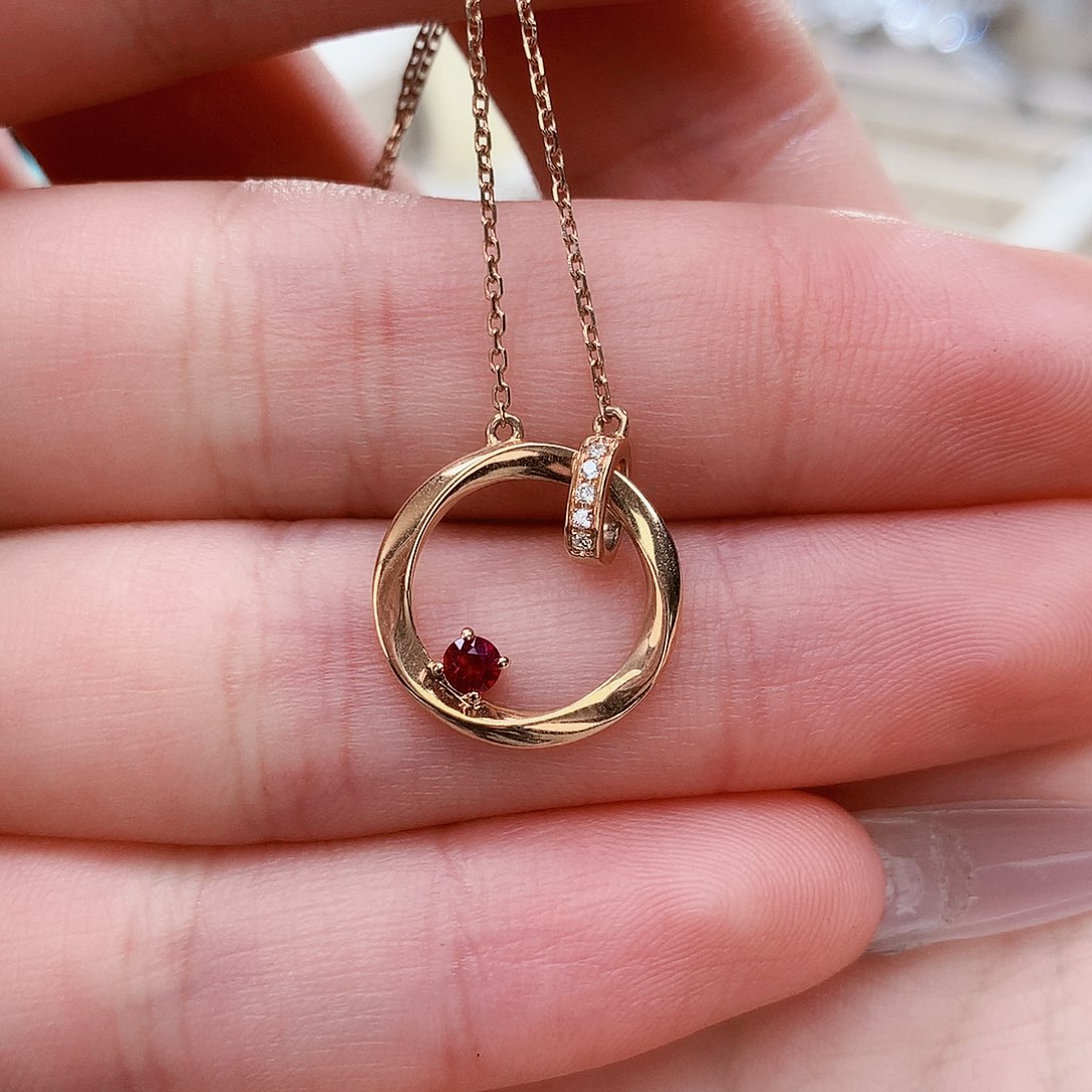 钻石项链18K金镶嵌18k钻石项链