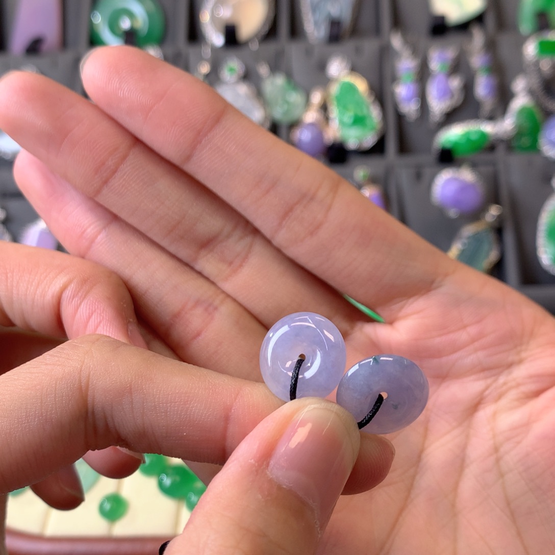 翡翠颈饰未镶嵌裸石