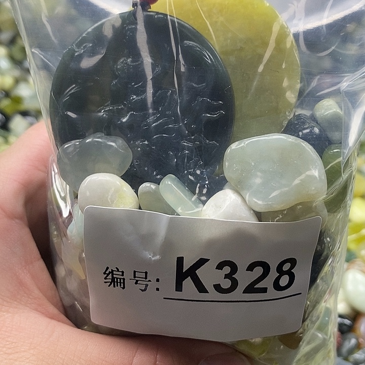 岫玉鱼缸石未镶嵌