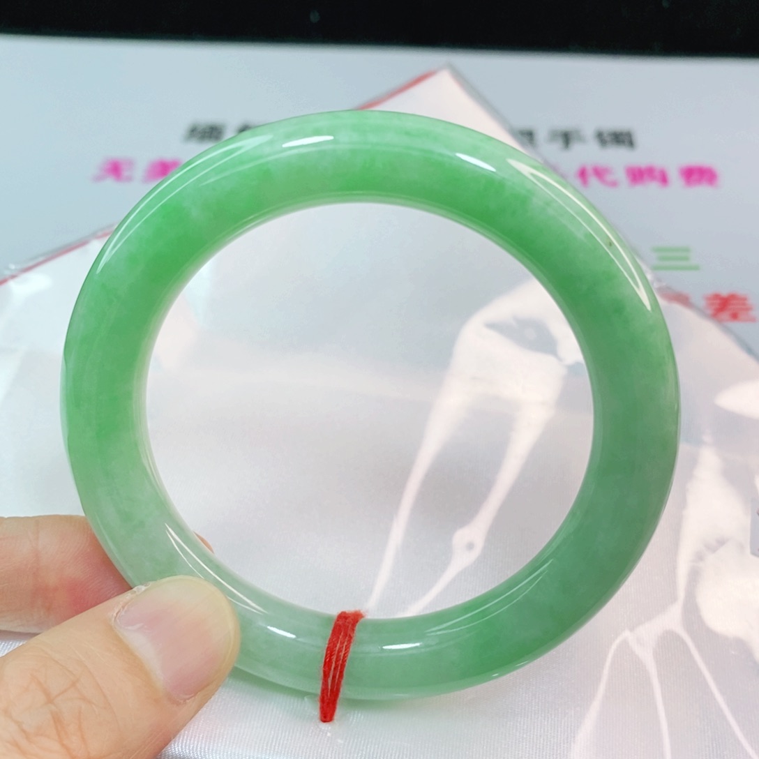 翡翠未镶嵌手镯55-57圈口圆条