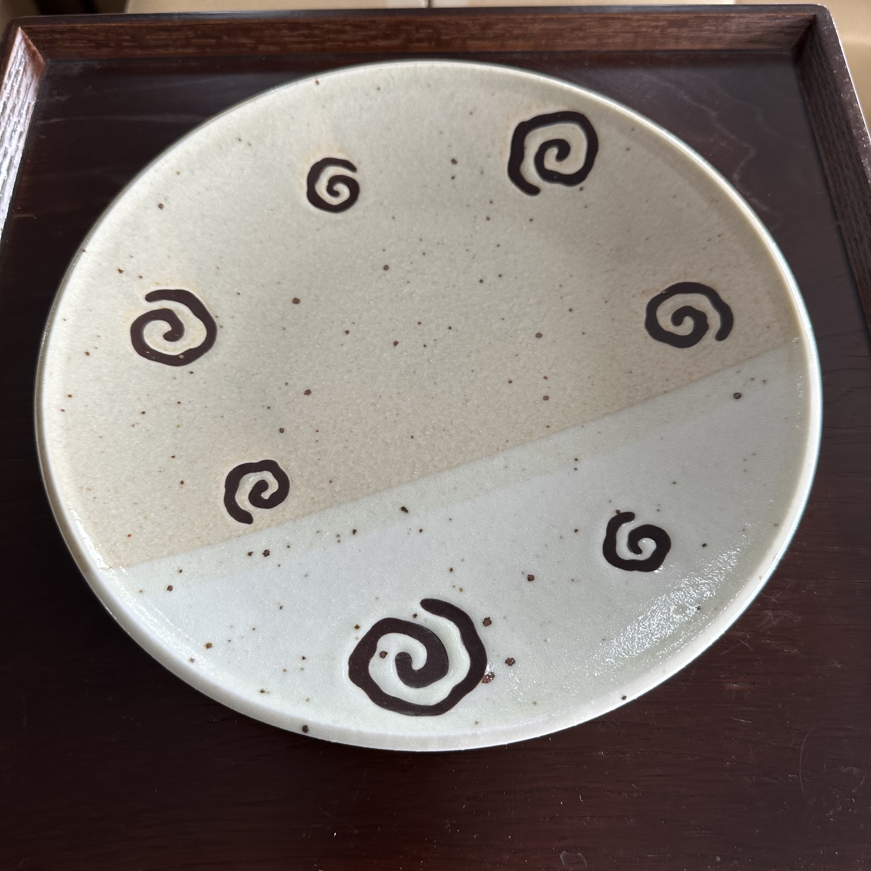 【特价】日本进口市山漩涡纹餐盘陶瓷餐碗