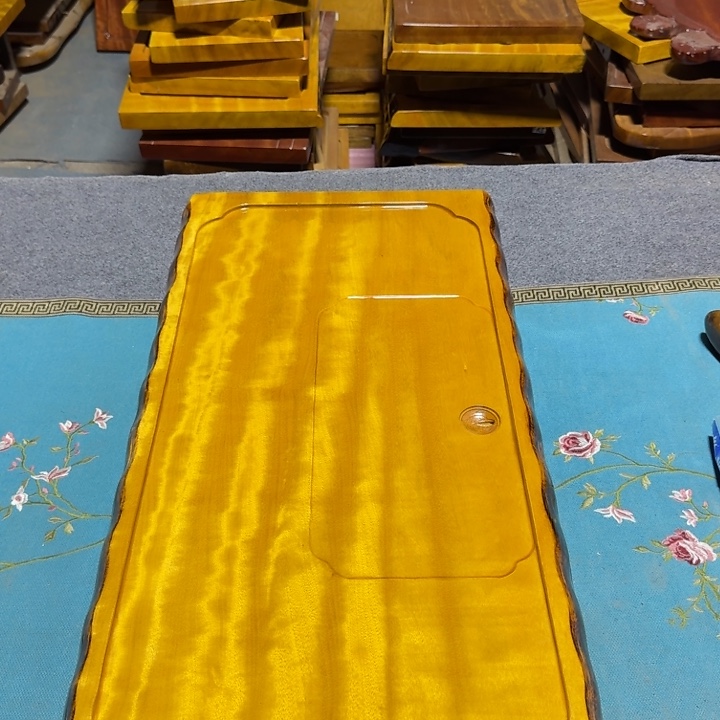 明***生整块实木根雕茶盘