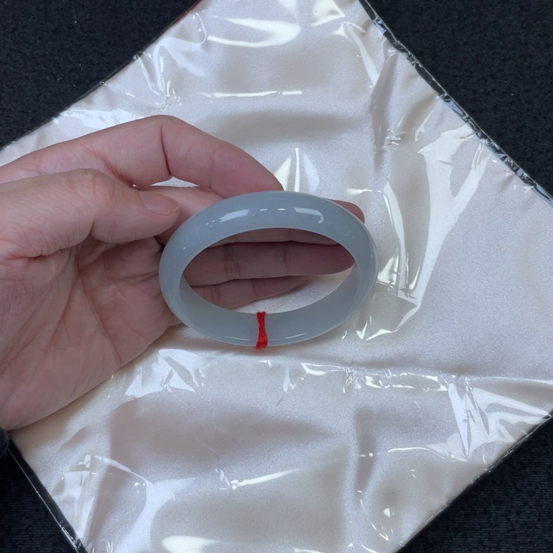 翡翠手镯未镶嵌56贵妃