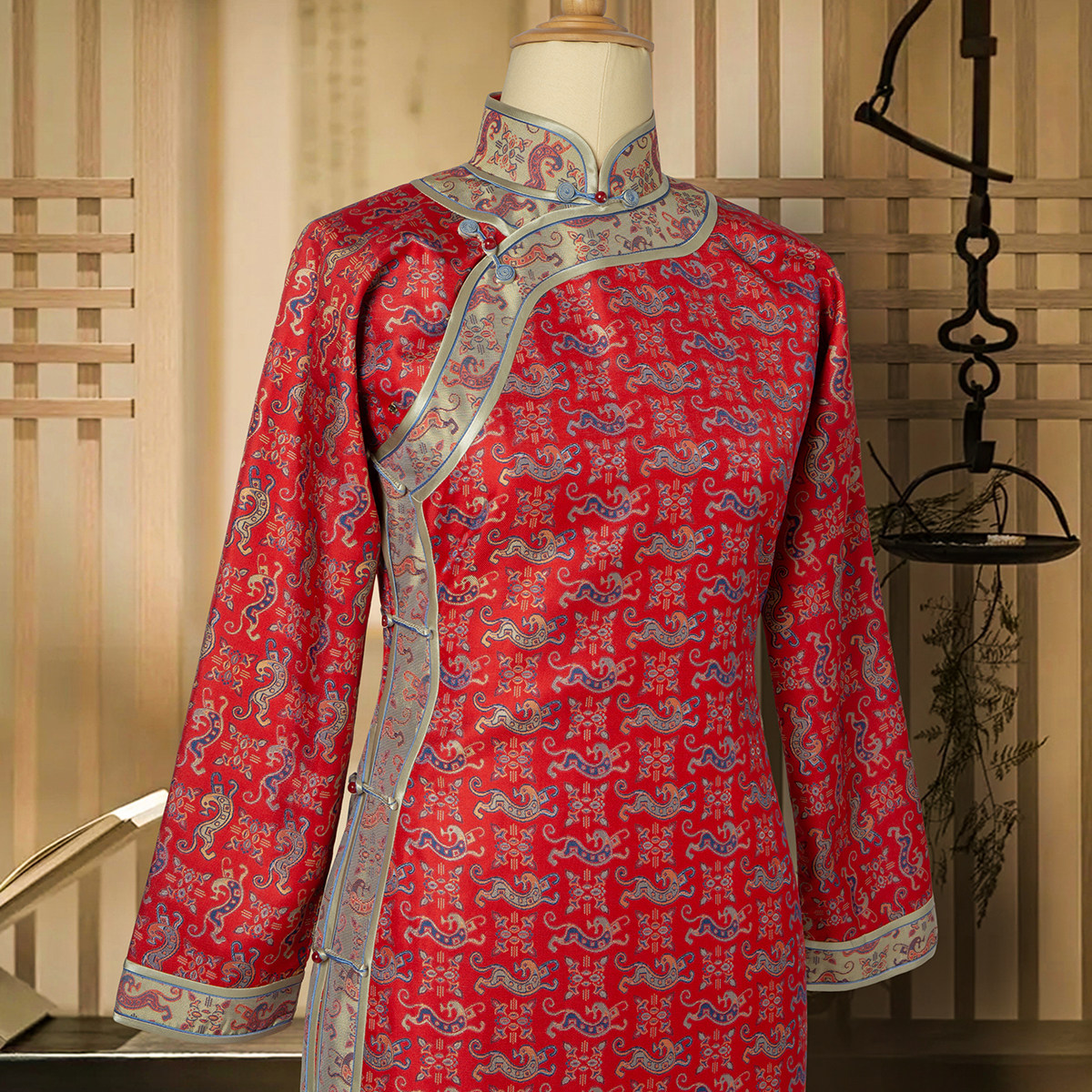 依莱娜【澜彩玉龙】7387京派红色端庄手工宽边本布反贴边旗袍