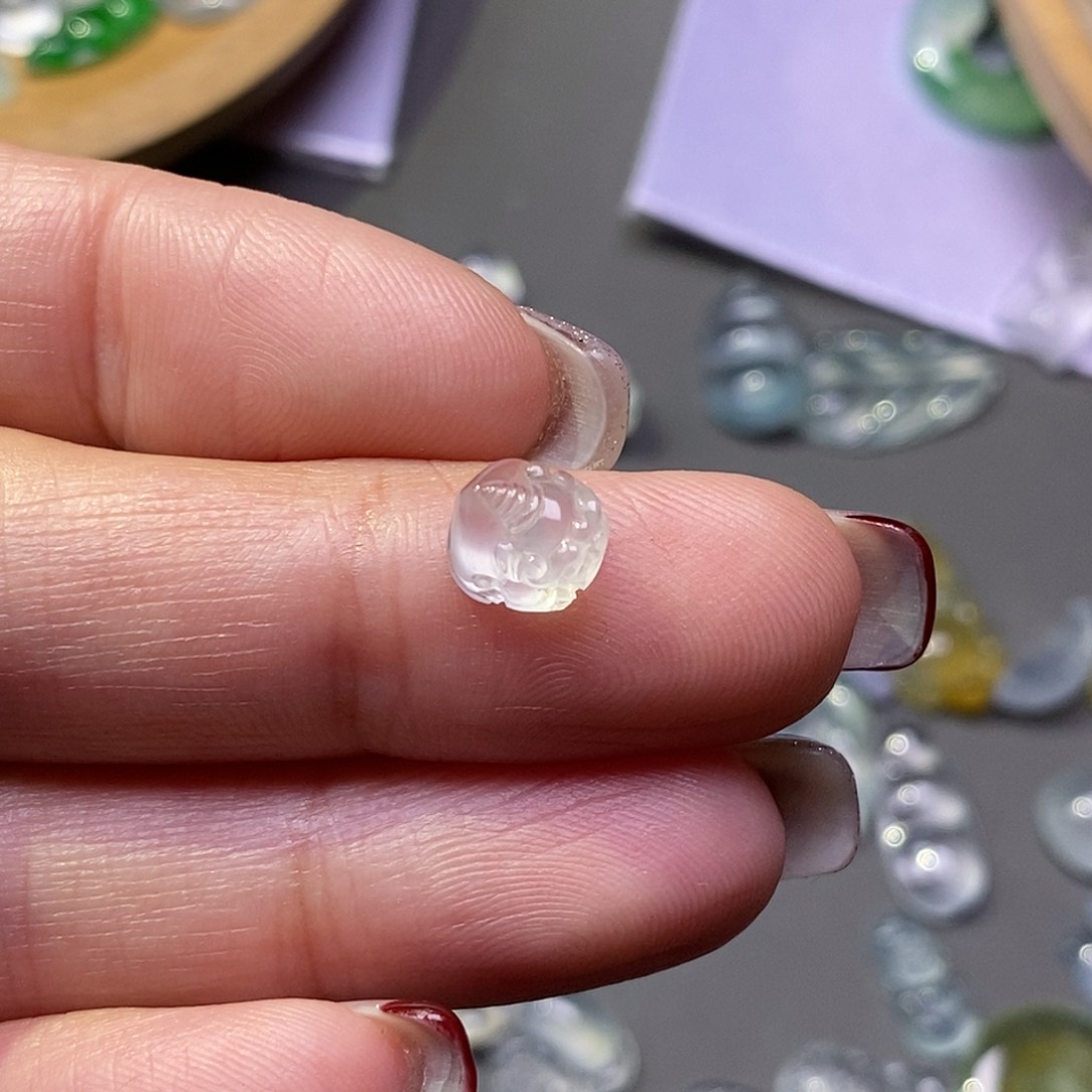 翡翠颈饰未镶嵌K**o翡翠