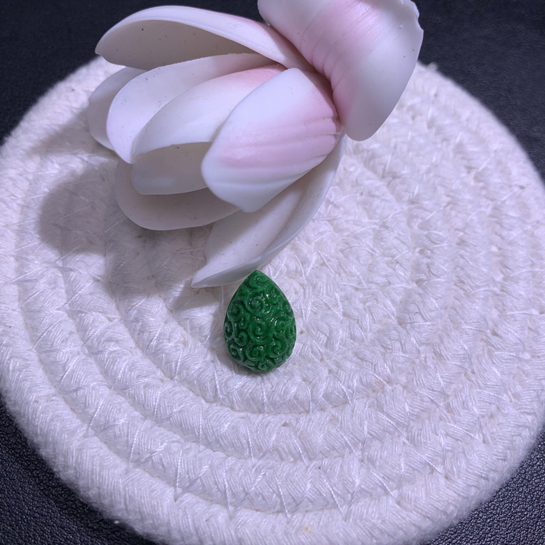 天然缅甸翡翠满色花青水滴吊坠 尺寸16.8 12.1 6.2