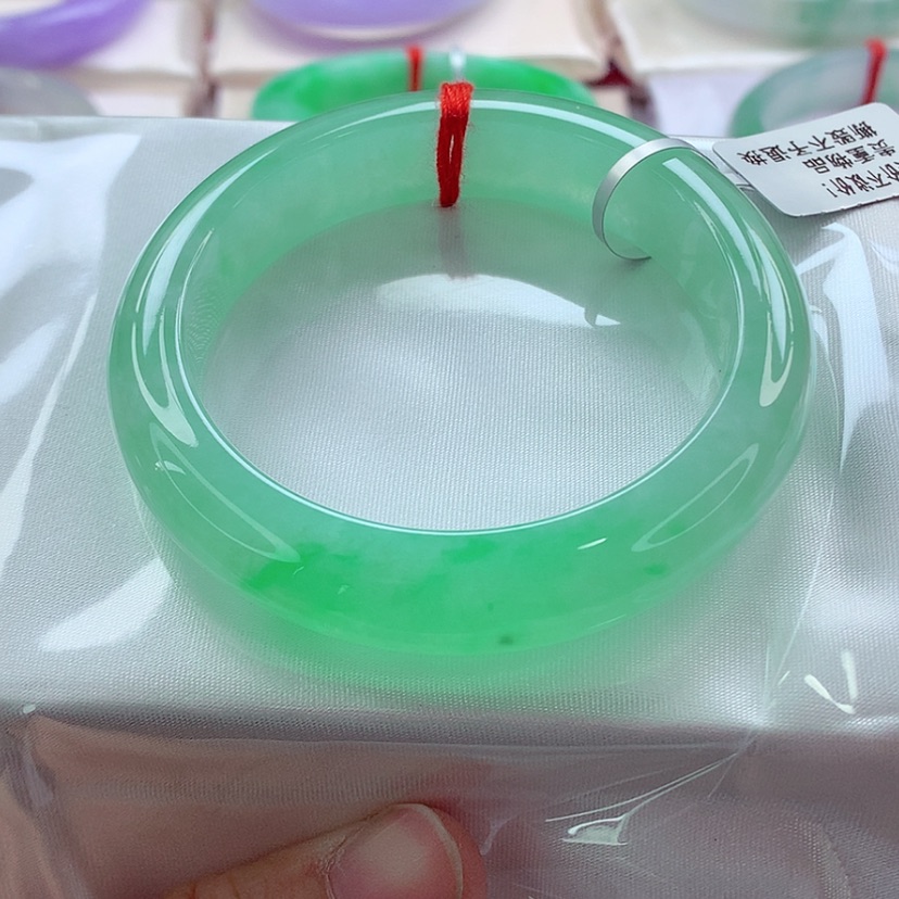 【闪购商品】翡翠手镯未镶嵌52.5甜阳绿A