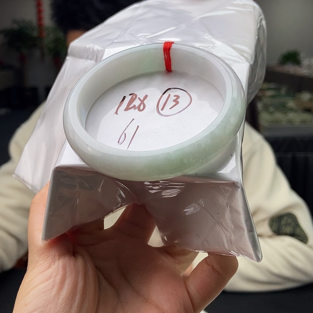 翡翠手镯未镶嵌拍一发一