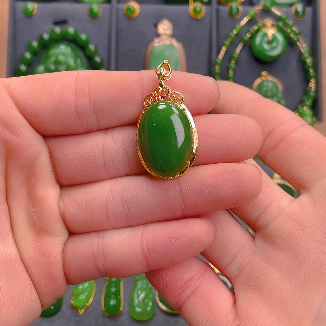 和田玉（碧玉）吊坠(不含链)18K金镶嵌3580