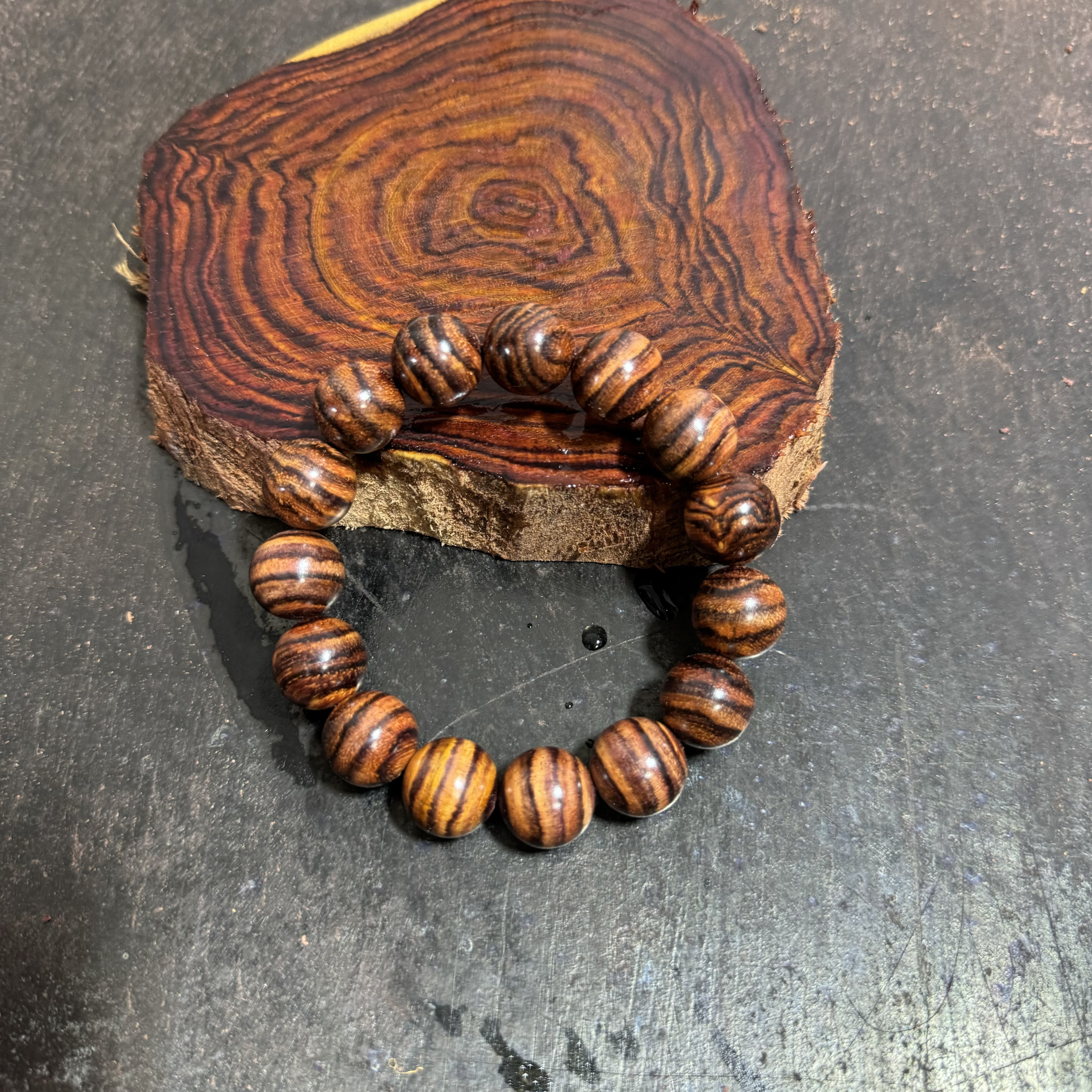 新人福利款1.5单圈15颗，降香黄檀，海南黄花梨手串，多样性发一条