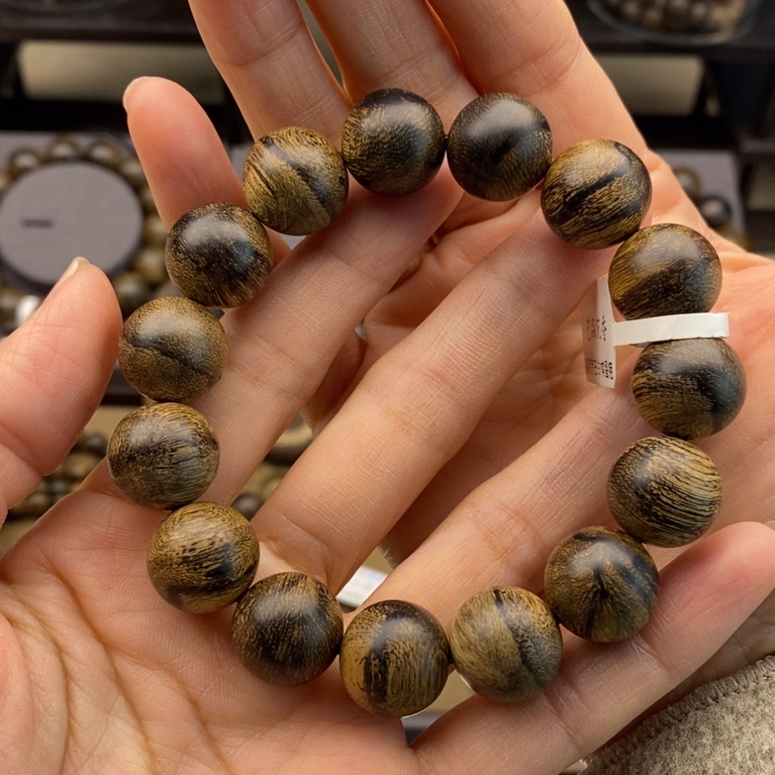 沉香手串城越南芽庄白棋瘤疤1.4