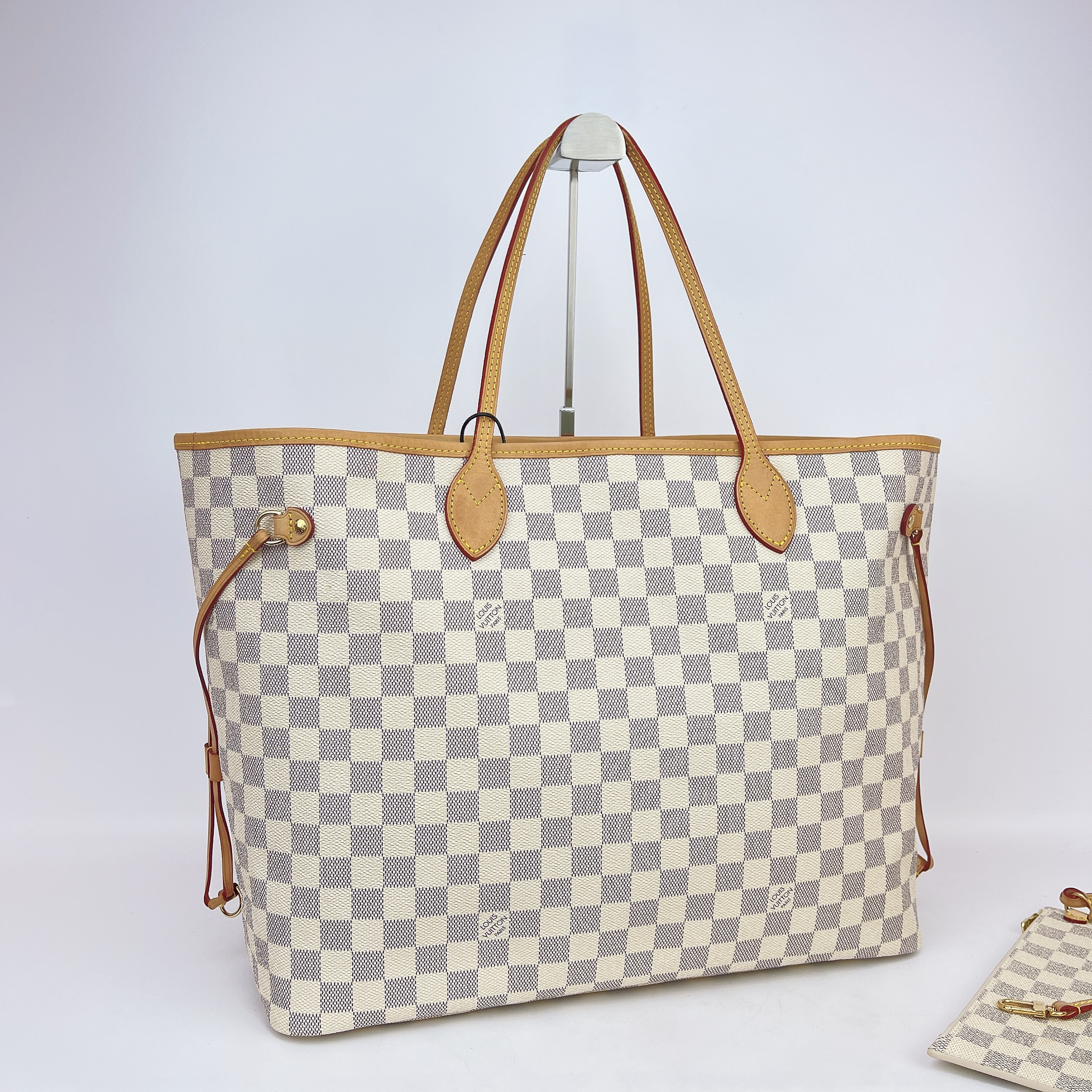 95新 LV LV 白色棋盘格nf芯片手提包底长39 E891