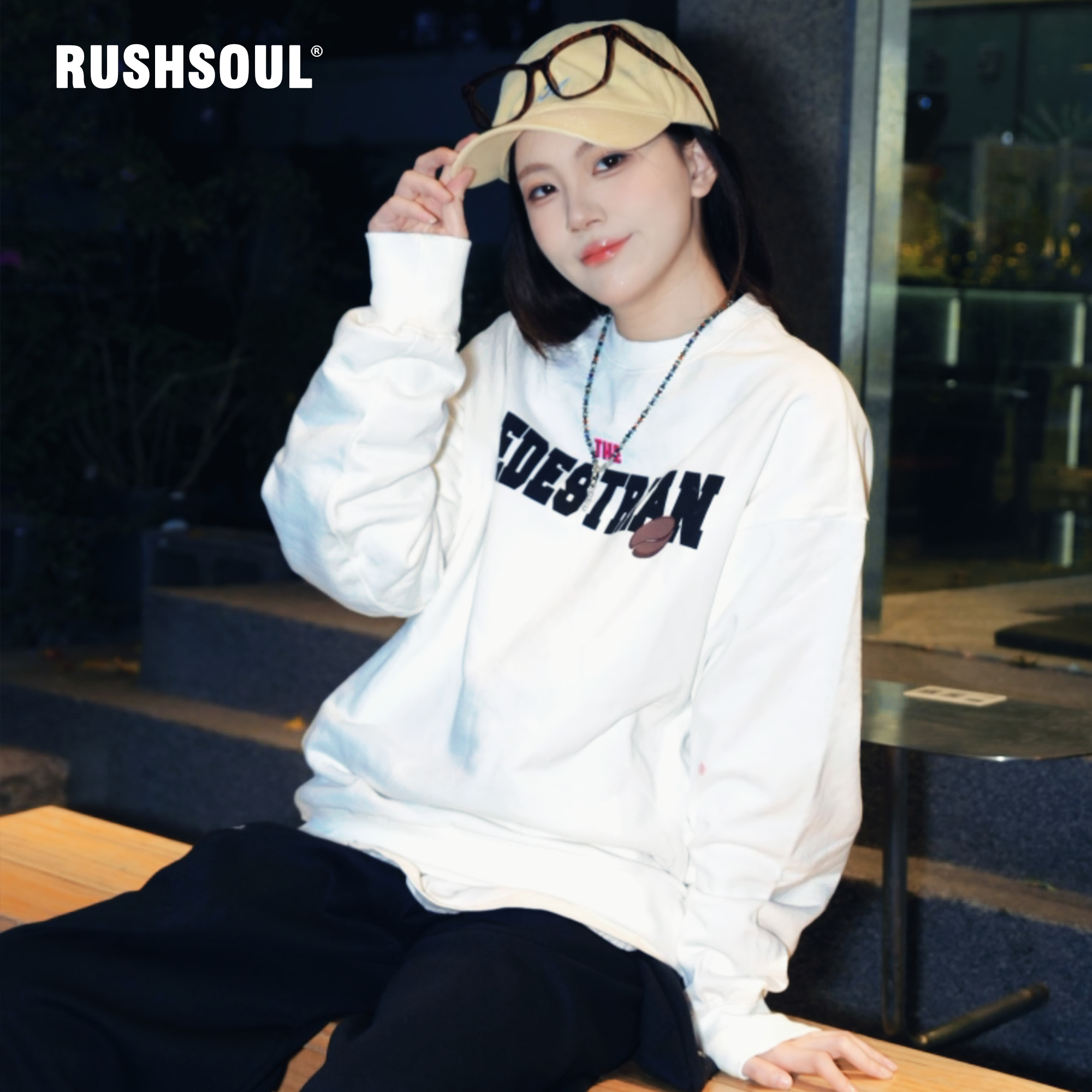 RUSHSOUL咖啡人常规套头款字母印花圆领冬季卫衣百搭运动宽松加绒