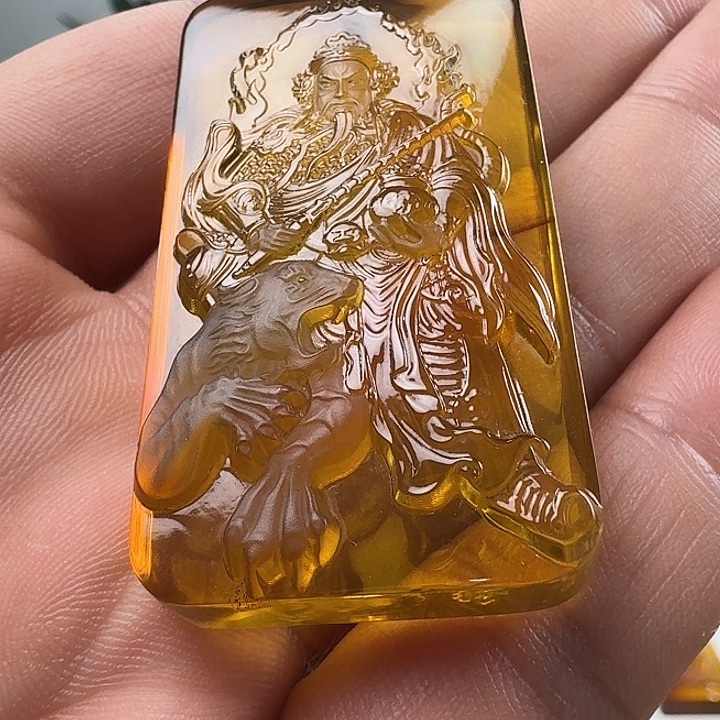 未镶嵌颈饰琥珀赵公明