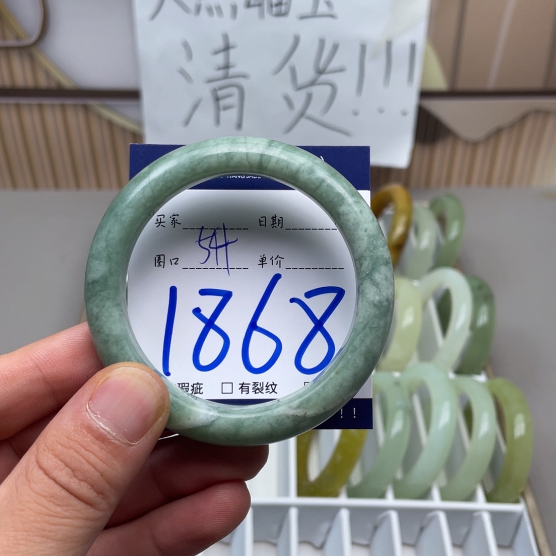 岫玉手镯手镯未镶嵌