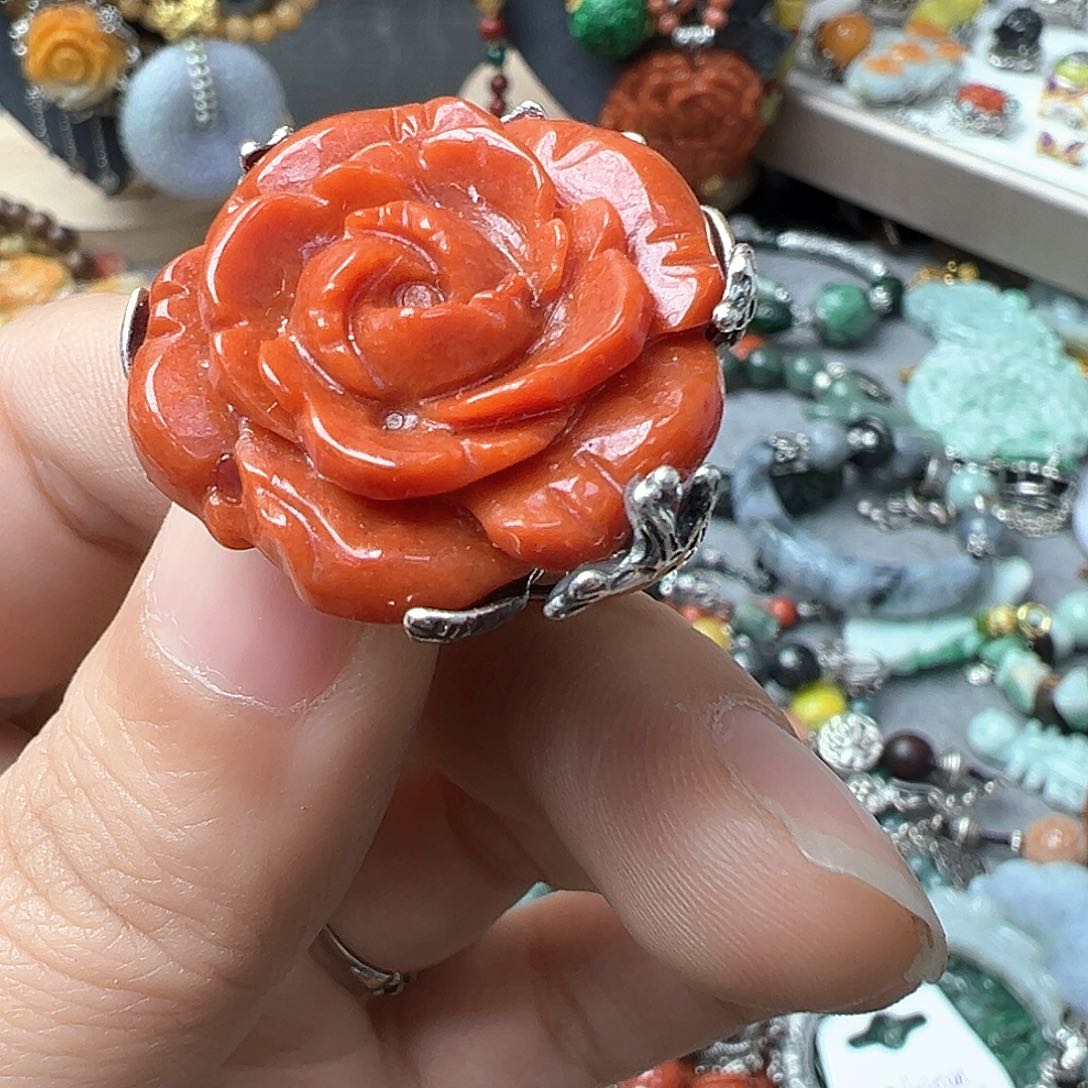 翡翠戒指未镶嵌墨*