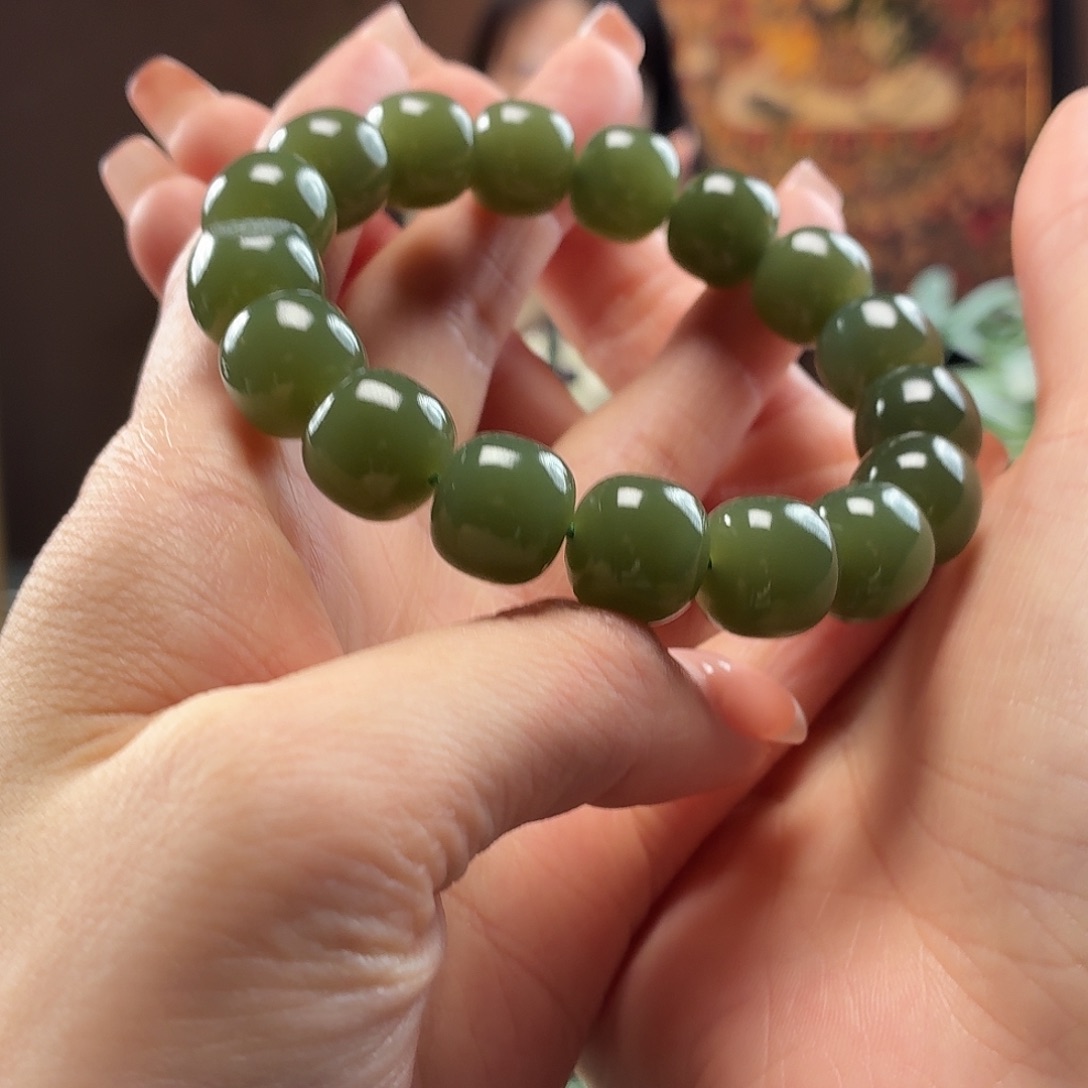 和田玉未镶嵌手串戈壁沙枣青绿调卡12.13