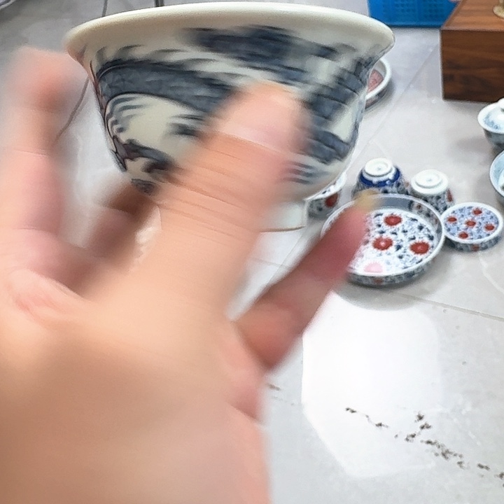 瓷片青花铠甲龙主人杯景德镇