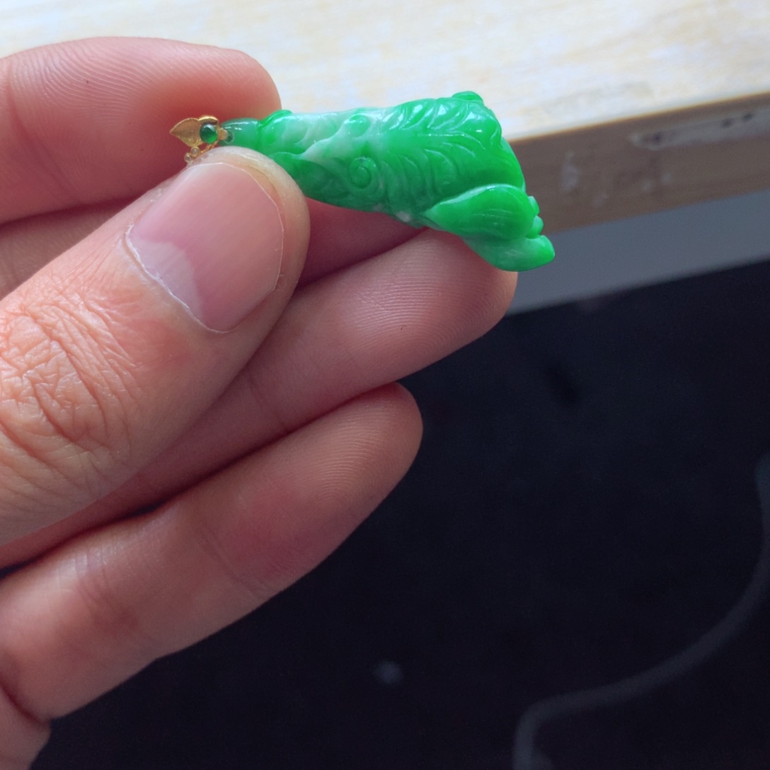 翡翠颈饰18K金镶嵌吊坠