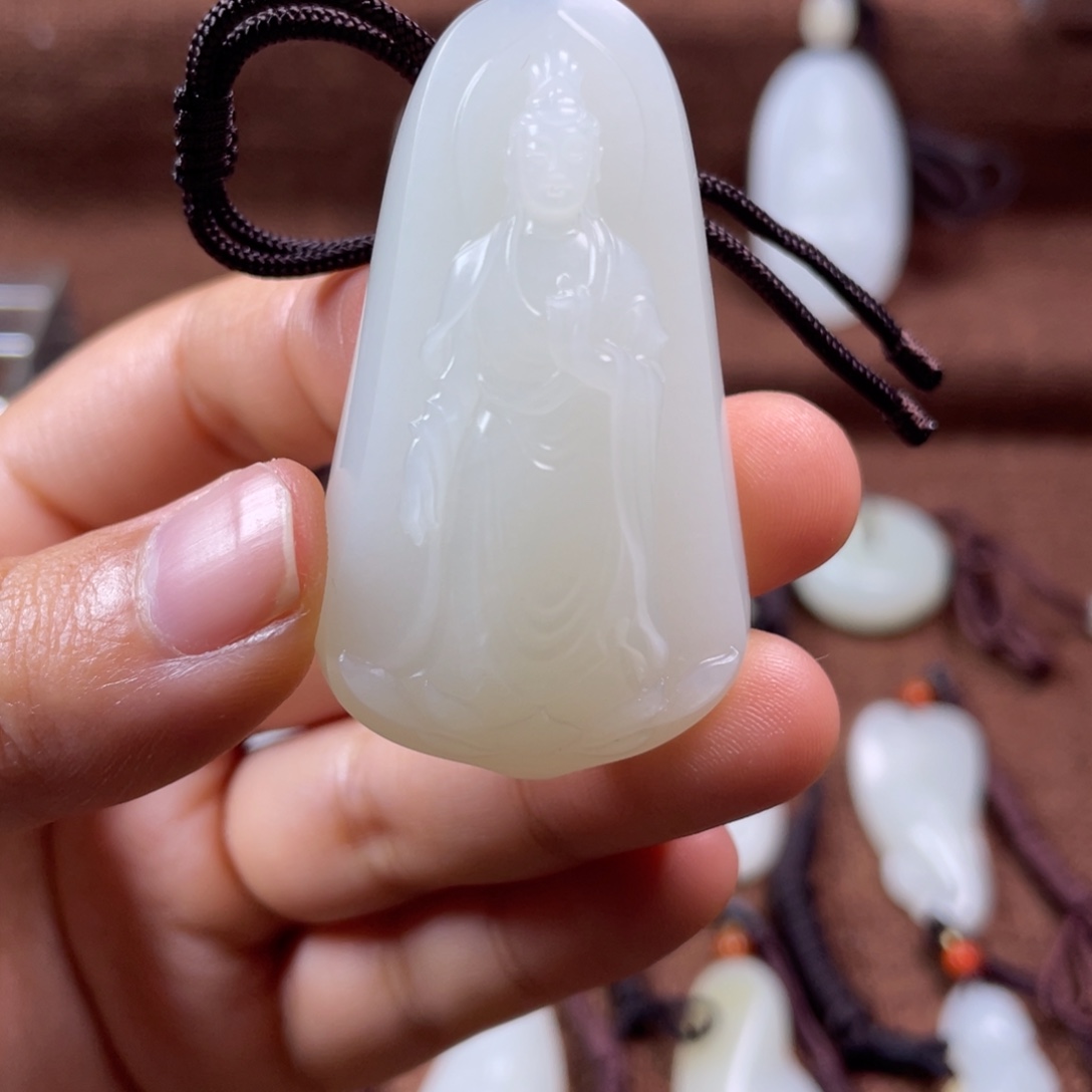 西***行和田玉未镶嵌颈饰