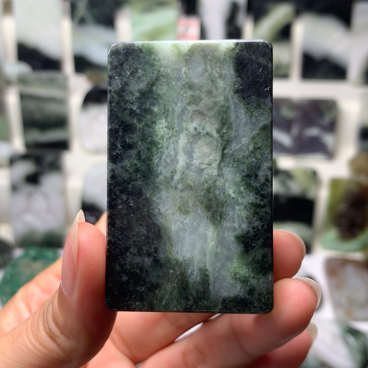 独山玉未镶嵌颈饰