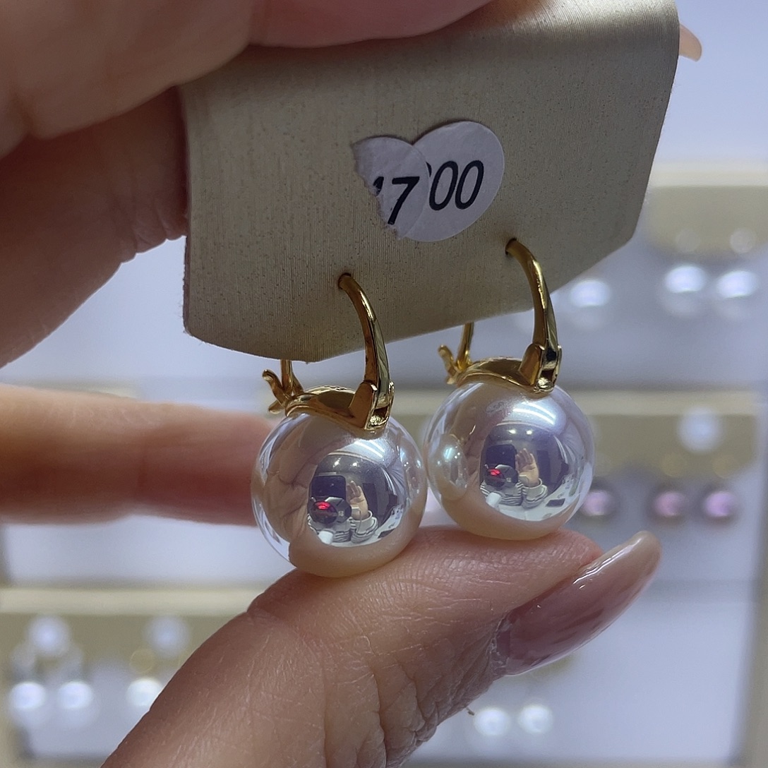 淡水珍珠银S925镶嵌耳饰