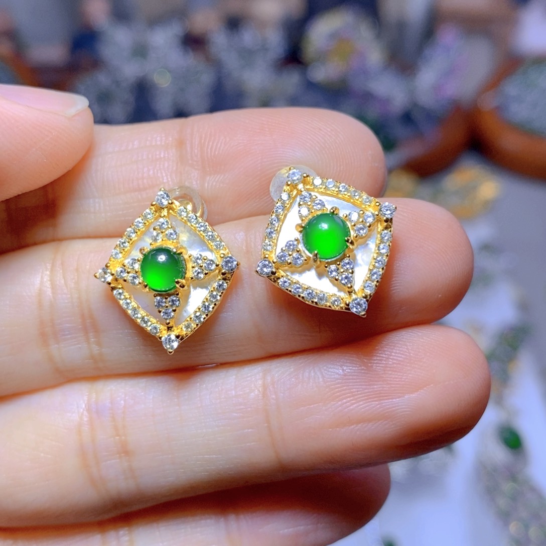 翡翠颈饰银S925镶嵌天然翡翠