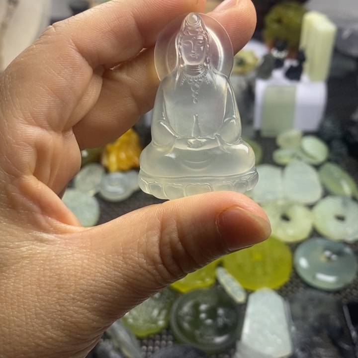 合金蛇纹石玉颈饰沫*