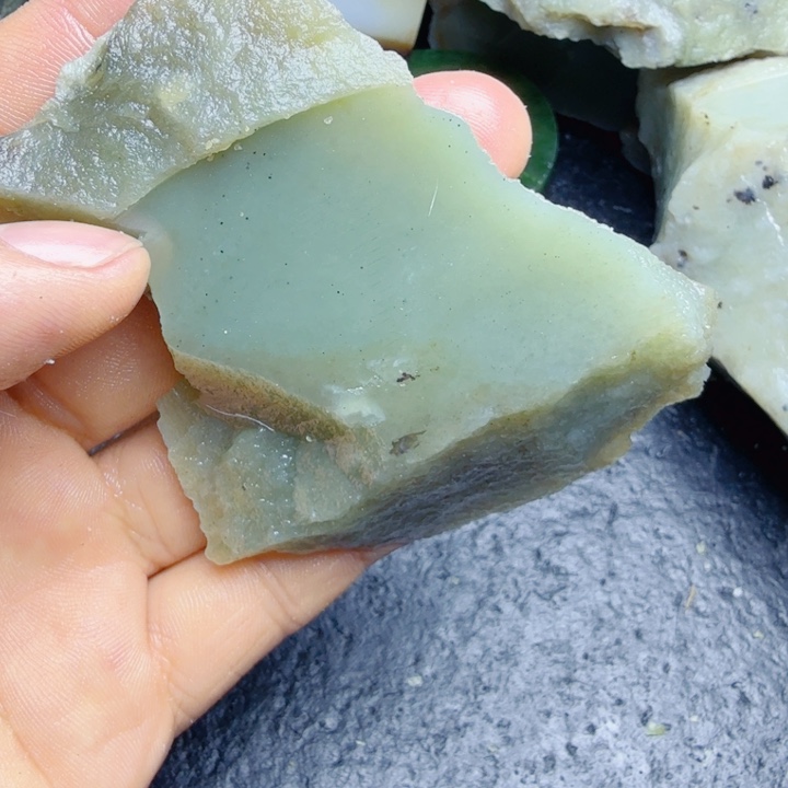 和田玉（糖玉）未镶嵌珠宝奇石