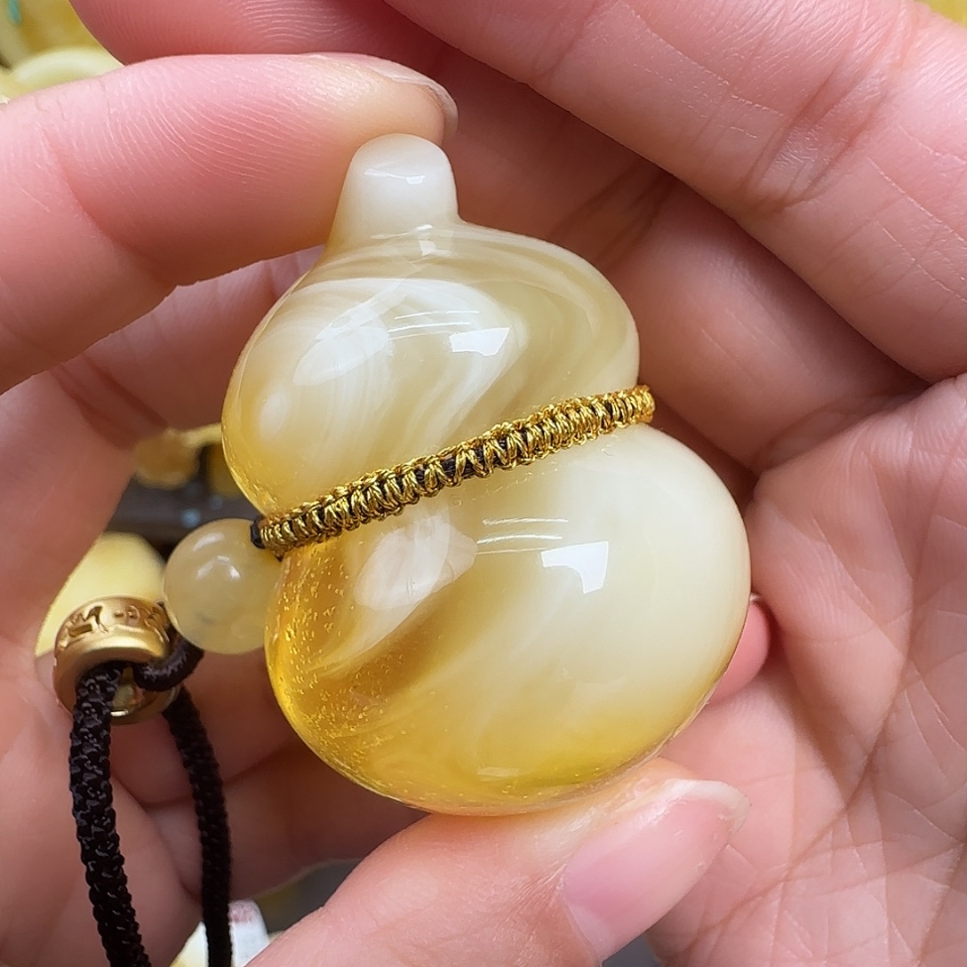 蜜蜡未镶嵌珠宝奇石