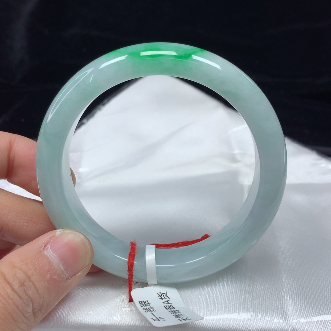 翡翠手镯（圆镯）未镶嵌58.3