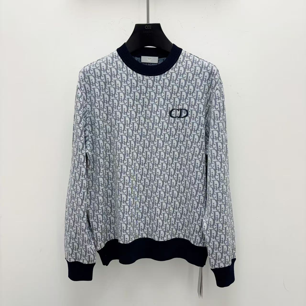 CD25秋冬男士老花满印灰白色套头卫衣休闲时尚