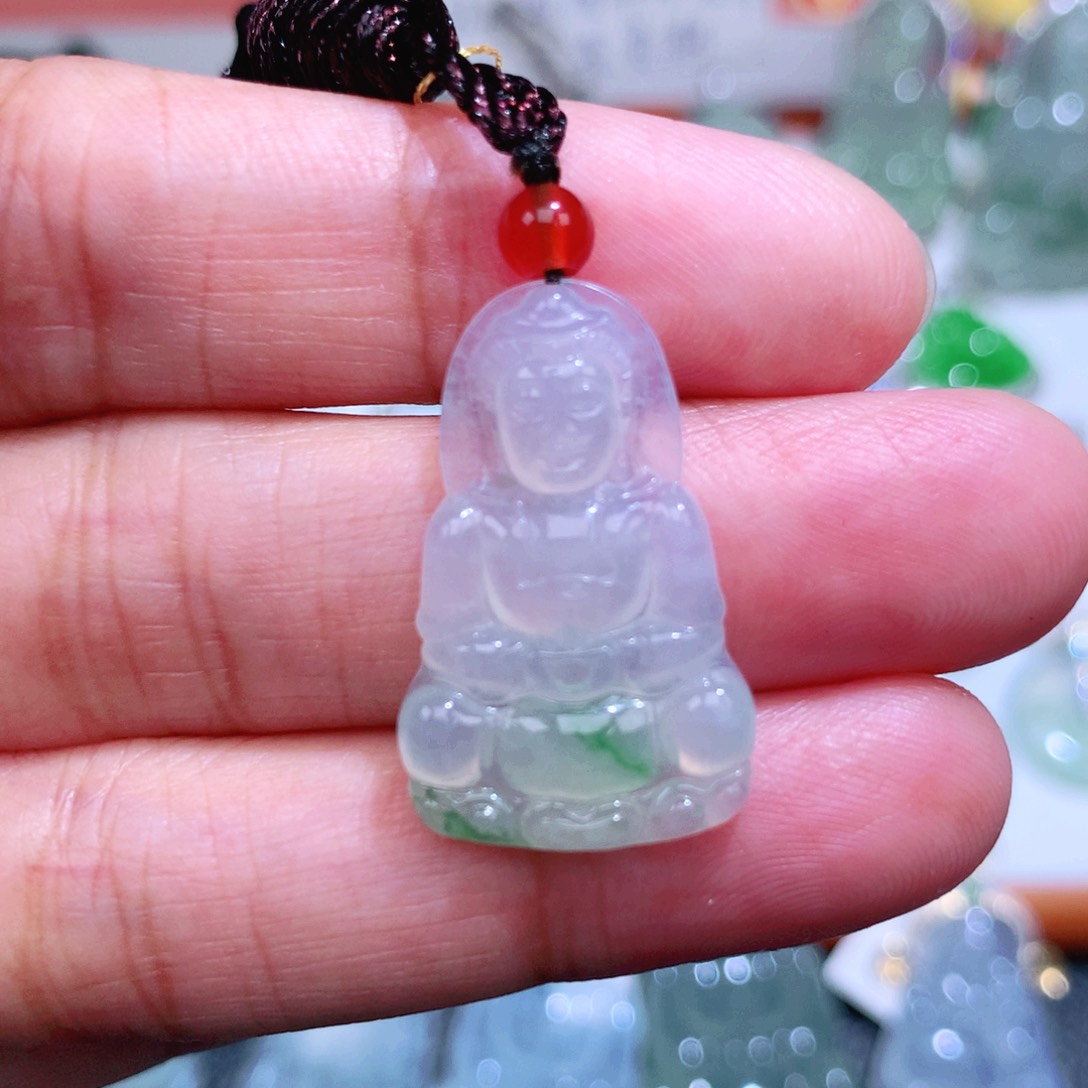 翡翠未镶嵌颈饰观音