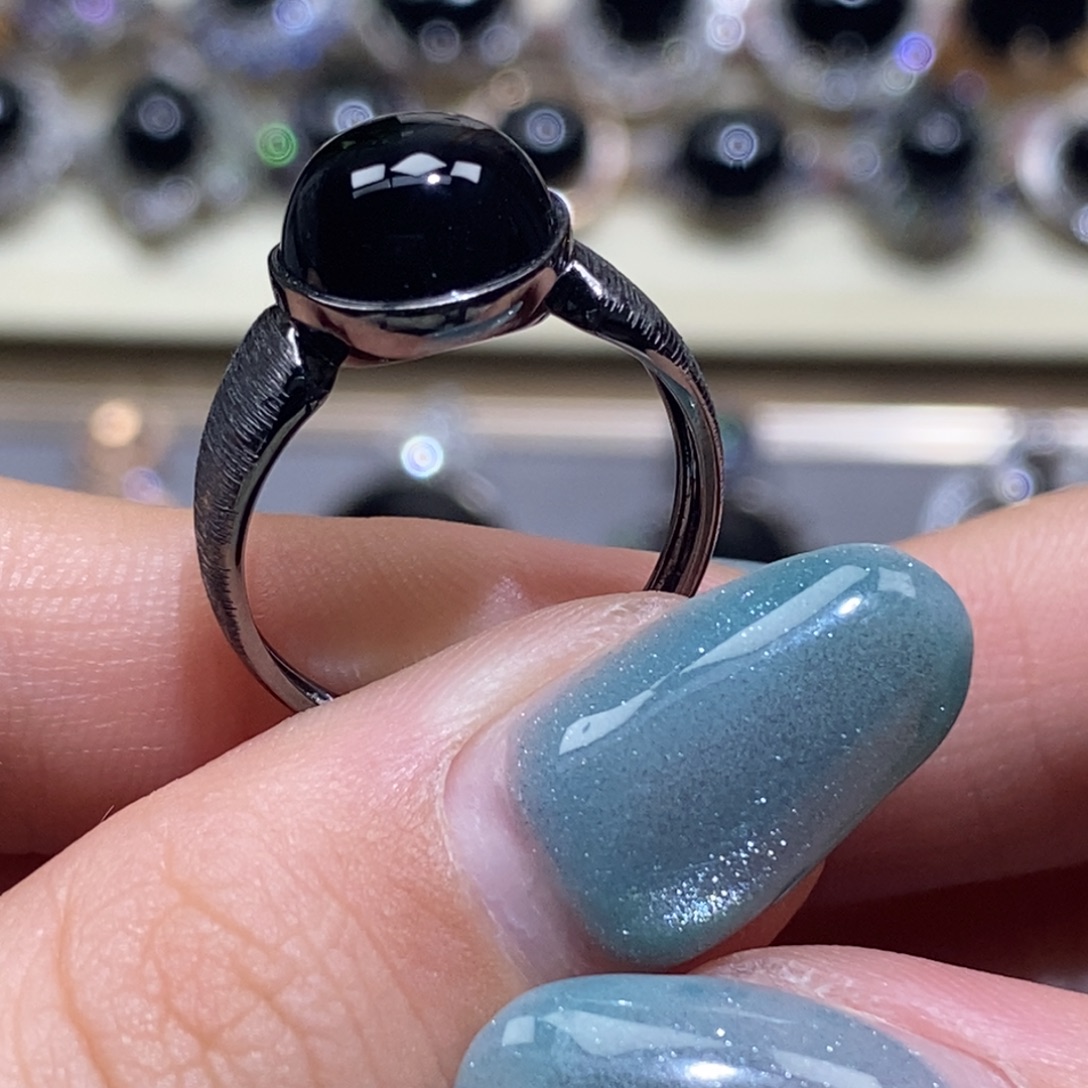 翡翠18K金镶嵌戒指