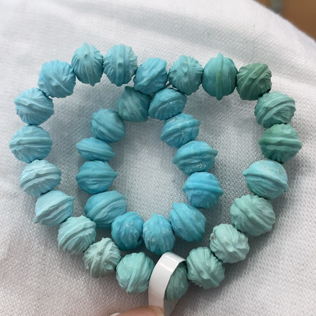 绿松石未镶嵌珠宝奇石