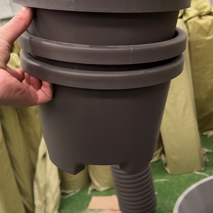 微瑕咖色圆球根26外径19高3个盆