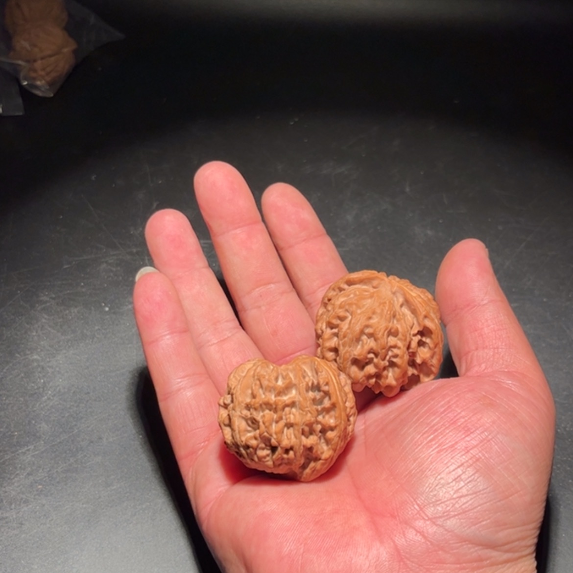 【闪购商品】?****?文玩核桃木制手把件