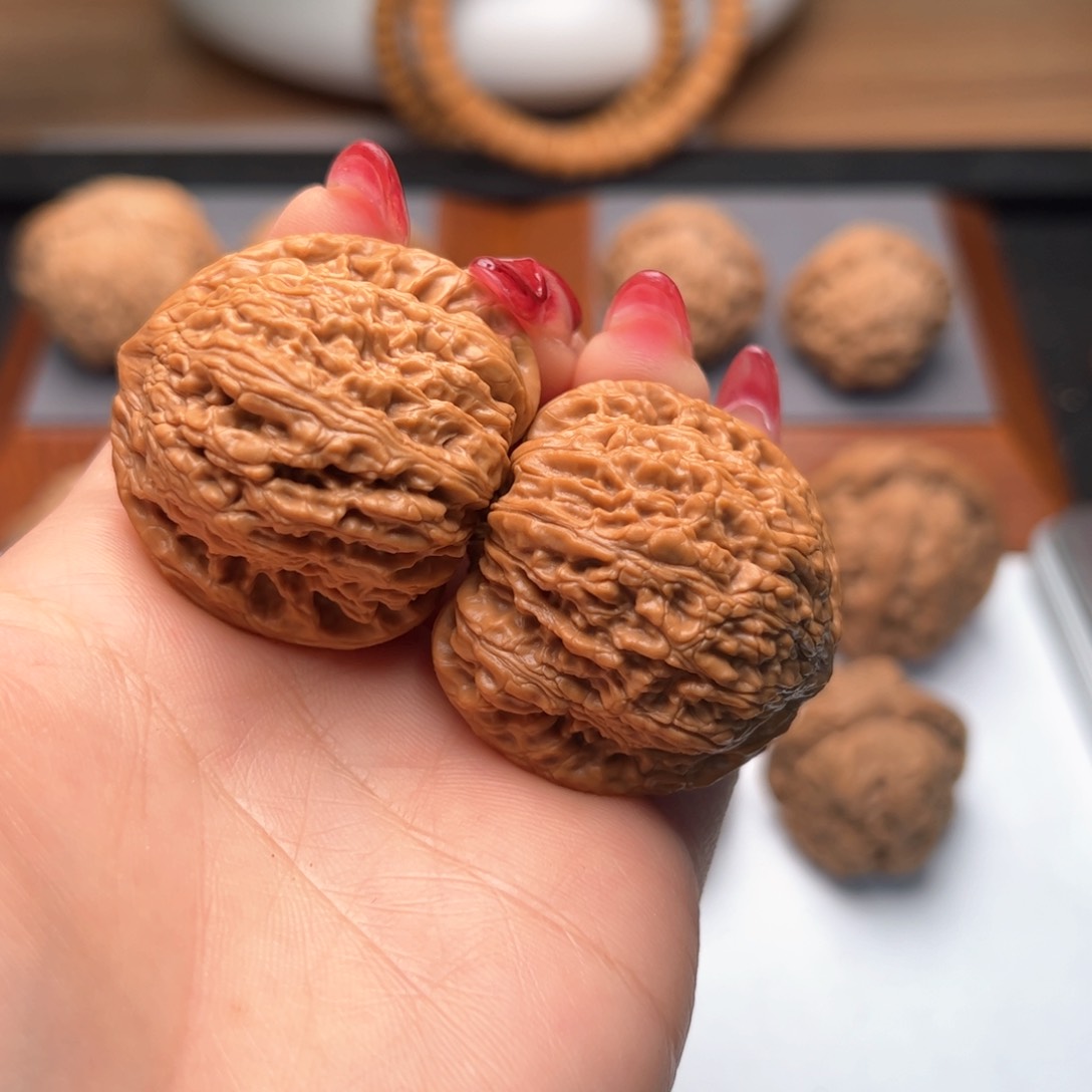 文玩核桃把件绣球38