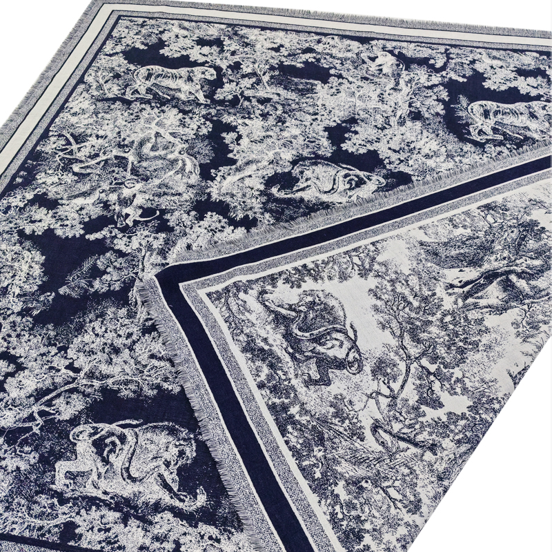 内蒙古羊毛精仿提花大方巾万兽之王提花披肩四季通用羊毛动物围巾