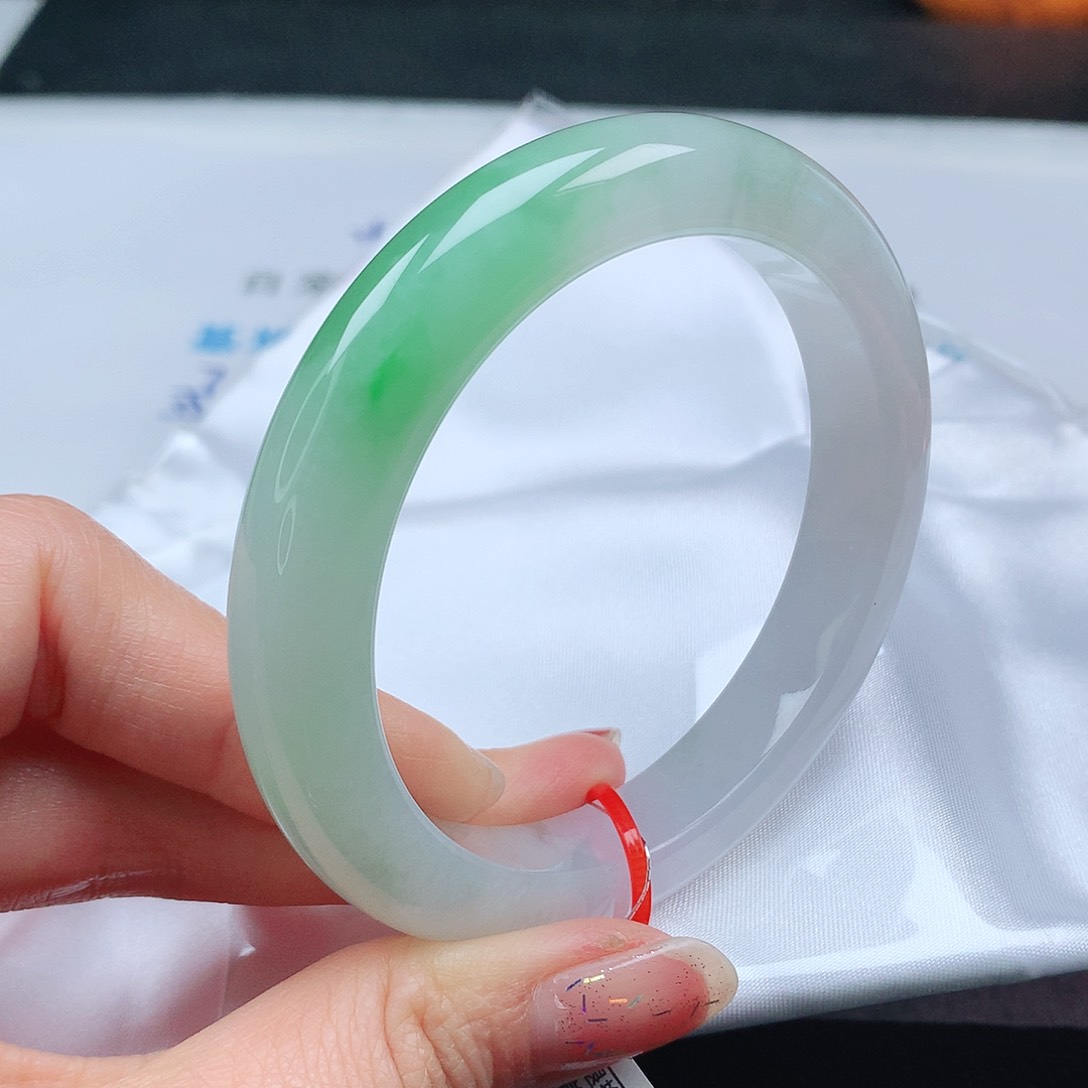 翡翠手镯未镶嵌57圈