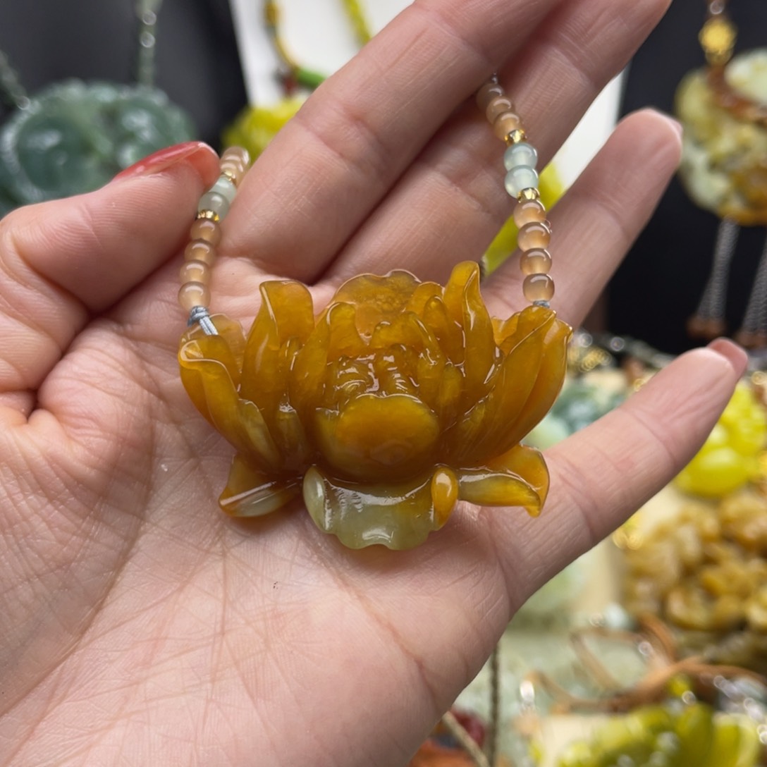 未镶嵌蛇纹石玉颈饰