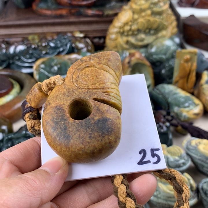 岫岩河磨玉（透闪石质玉）手把件有瑕未镶嵌原**歌