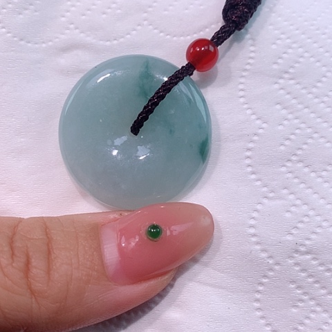 颈饰未镶嵌翡翠平安扣