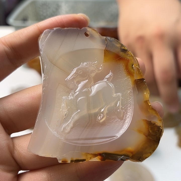 玛瑙/玉髓颈饰未镶嵌