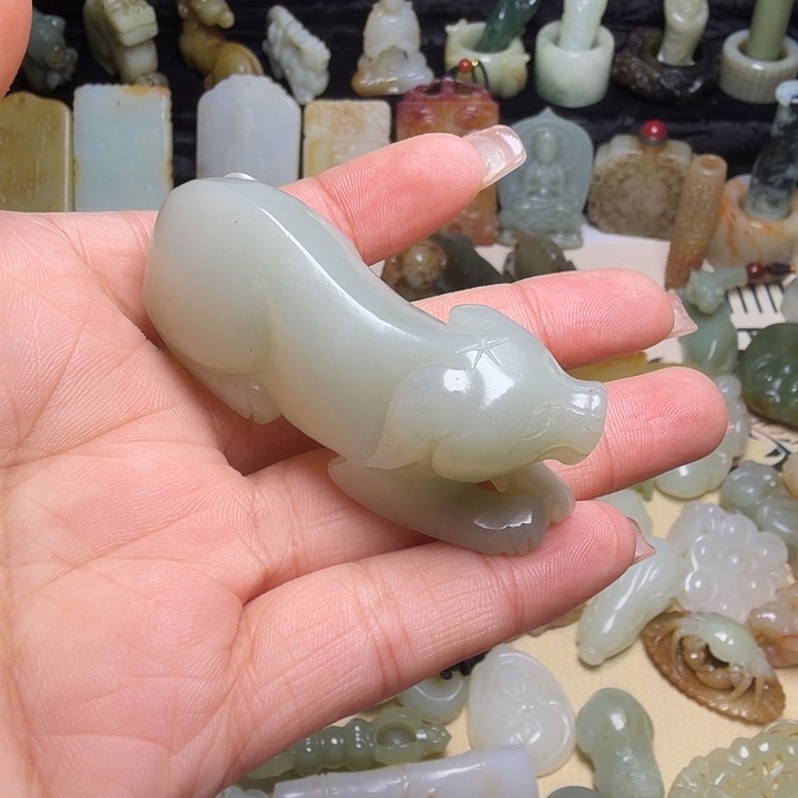 浮***梦和田玉（糖玉）未镶嵌颈饰