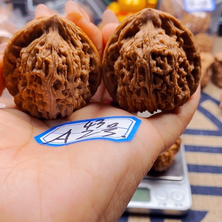 把件文玩核桃南江石