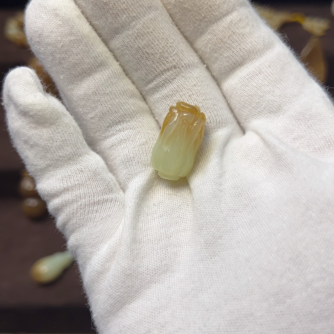 和田玉（糖玉）未镶嵌颈饰